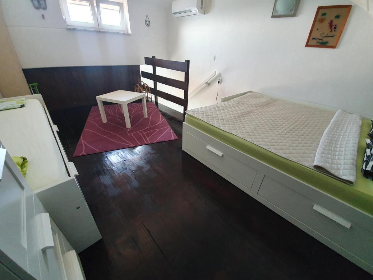 Modern Two Floors Apartment With A Beautiful View Martinšćica 外观 照片