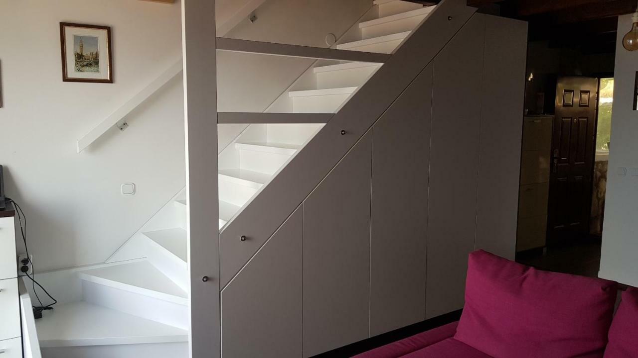 Modern Two Floors Apartment With A Beautiful View Martinšćica 外观 照片